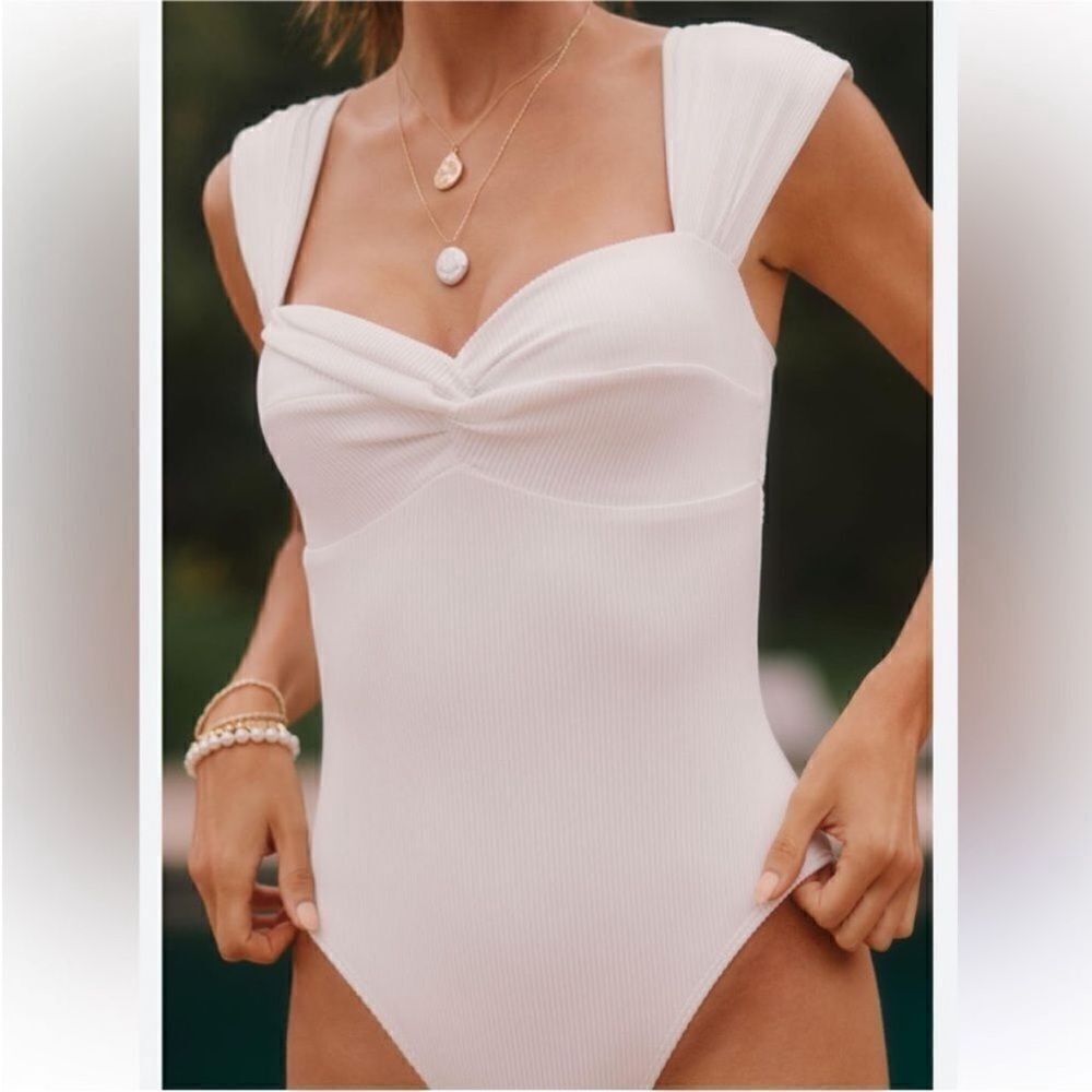Charlie Holiday NWT Peyton One Piece Bikini Swimsuit in White Size 8